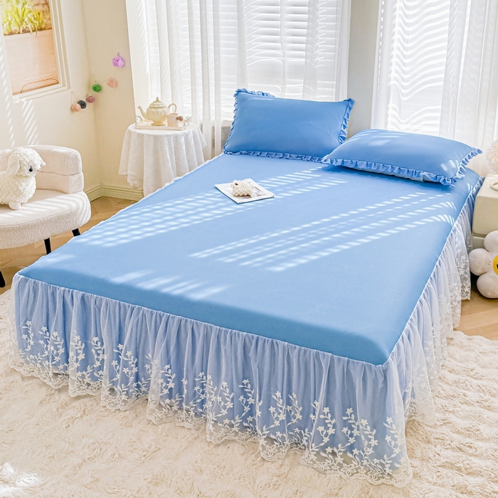 91家纺网 家纺一手货源 找家纺 LIFE.丽芙 2025春夏新款独家研发太空层凉感软席双层蕾丝边冰丝凉席床裙款 冰蓝