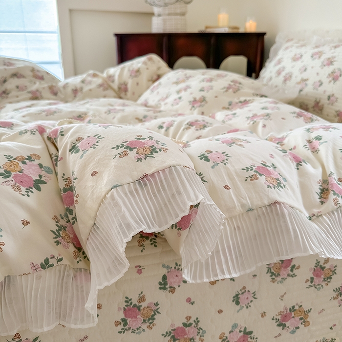 91家纺网 家纺一手货源 找家纺 赫本家纺  2025新款水洗棉花边款夹棉床盖三件套四件套 寇依娜