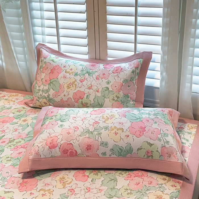 91家纺网 家纺一手货源 找家纺 席佬大 2025新款高克重卡通数码印花冰藤席床席床笠款 繁花-平铺款