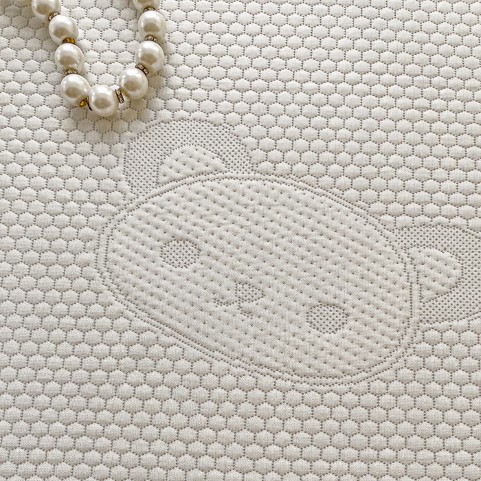 91家纺网 家纺一手货源 找家纺 富馨莱 2025新款A类480克PE凉感凉豆豆凉席三件套和单件平铺款 快乐熊仔