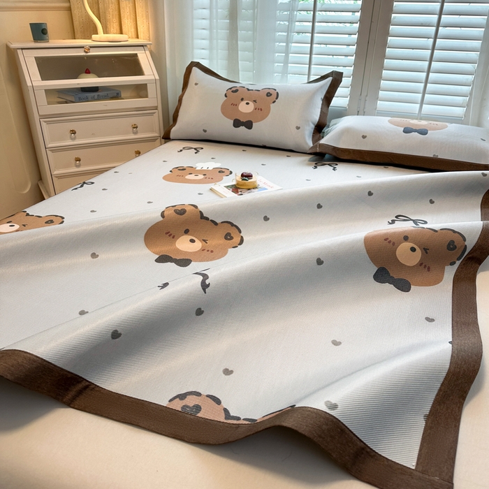 91家纺网 家纺一手货源 找家纺 席佬大 2025新款高克重卡通数码印花冰藤席床席床笠款 爱心熊-平铺款-平铺款