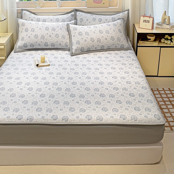 91家纺网 家纺一手货源 找家纺 富馨莱 2025新款A类480克PE凉感凉豆豆凉席三件套和单件床笠款 玫瑰花园-灰