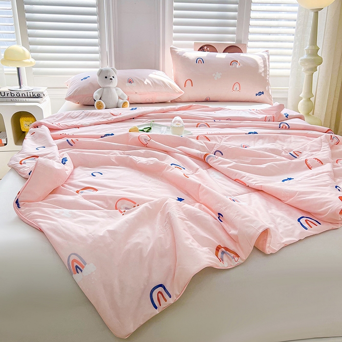 91家纺网 家纺一手货源 找家纺 好梦来家纺（原锦茂家纺） 2025新款印花凉感丝抗菌夏被 彩虹糖果