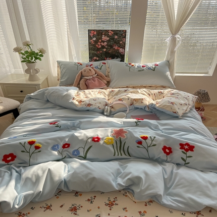 91家纺网 家纺一手货源 找家纺 子钦家纺 2025新款云朵棉毛巾绣床单床笠四件套宿舍儿童-繁花似锦 蓝灰