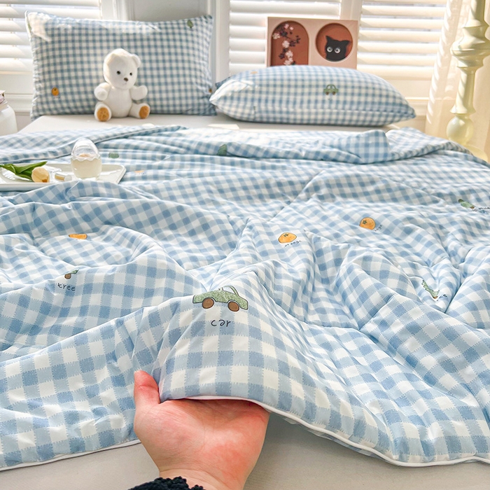 91家纺网 家纺一手货源 找家纺 好梦来家纺（原锦茂家纺） 2026新款印花凉感丝抗菌夏被 蓝格物语