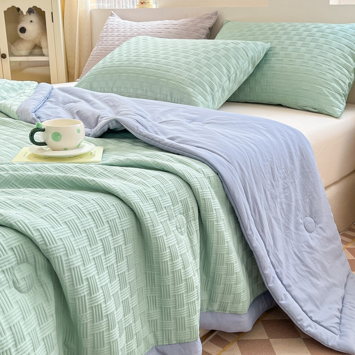 91家纺网 家纺一手货源 找家纺 欧邦 2025新款华夫格水洗棉夏被 绿＋蓝