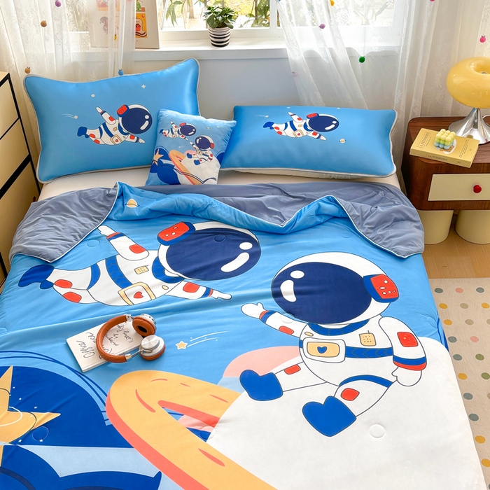 91家纺网 家纺一手货源 找家纺 ds生活馆 2025新款A类大版卡通凉感丝夏被 遨游太空