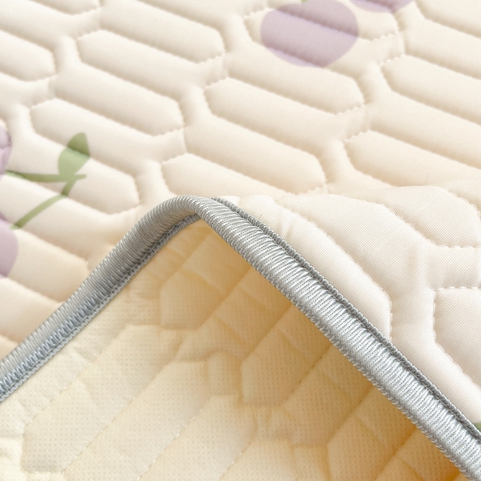 91家纺网 家纺一手货源 找家纺 川悦生活 2025新款小阪凉感丝印花凉席-学生床 奶噗樱桃