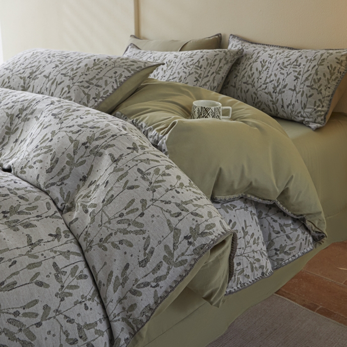 91家纺网 家纺一手货源 找家纺 2025新款亲肤全棉三层纱提花四件套 叶语-兰苕