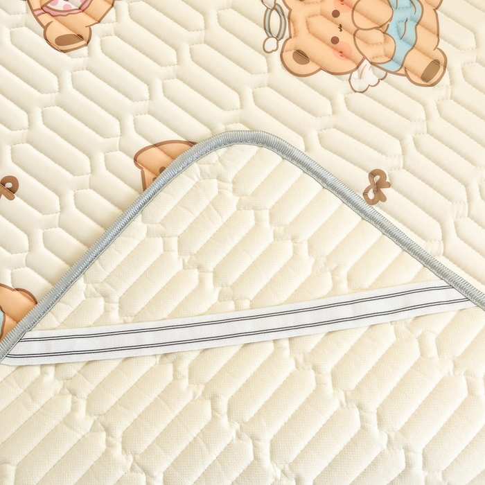 91家纺网 家纺一手货源 找家纺 川悦生活 2025新款小阪凉感丝印花凉席-学生床 奶芙熊