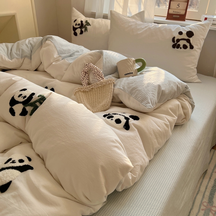 91家纺网 家纺一手货源 找家纺 慕尚家纺 2025新款春夏新款色织水洗棉毛巾绣四件套 熊猫 米白