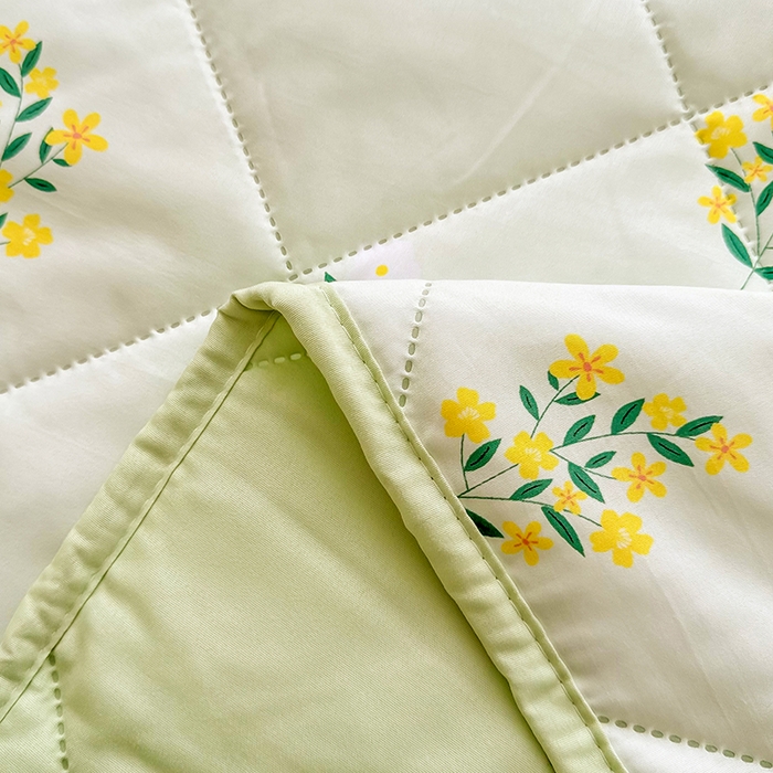 91家纺网 家纺一手货源 找家纺 憨豆家纺 2025新款纳米印花超声波夏被简约可机洗空调被夏凉被礼品被直播跨境 花间小兔