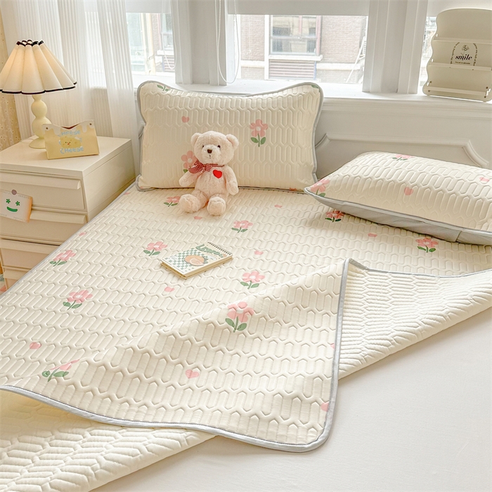 91家纺网 家纺一手货源 找家纺 慕尚家纺 2025新款小清新凉感丝乳胶席 花儿朵朵