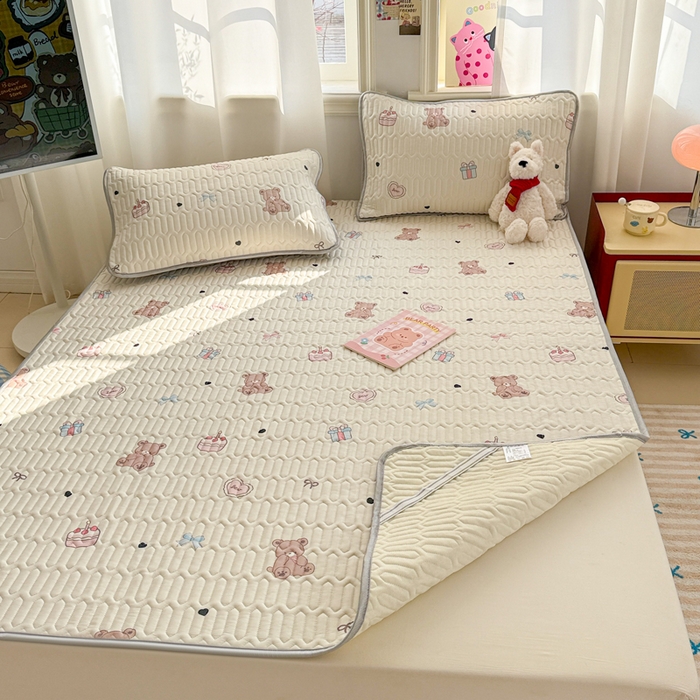 91家纺网 家纺一手货源 找家纺 慕尚家纺 2025新款小清新凉感丝乳胶席 甜品小熊