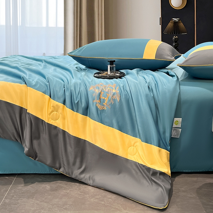 91家纺网 家纺一手货源 找家纺 梦舒羽 2025新款清凉舒适水洗冰丝双拼亮钻夏被 双拼亮钻星空蓝