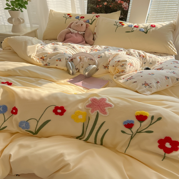 91家纺网 家纺一手货源 找家纺 子钦家纺 2025新款云朵棉毛巾绣床单床笠四件套宿舍儿童-繁花似锦 奶白