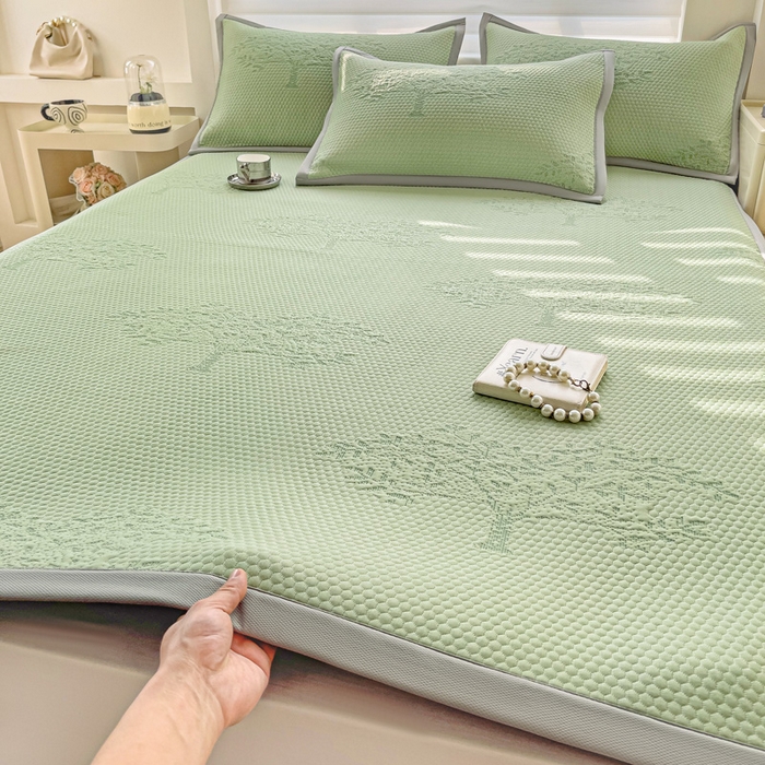 91家纺网 家纺一手货源 找家纺 富馨莱 2025新款A类480克PE凉感凉豆豆凉席三件套和单件平铺款 发财树-绿