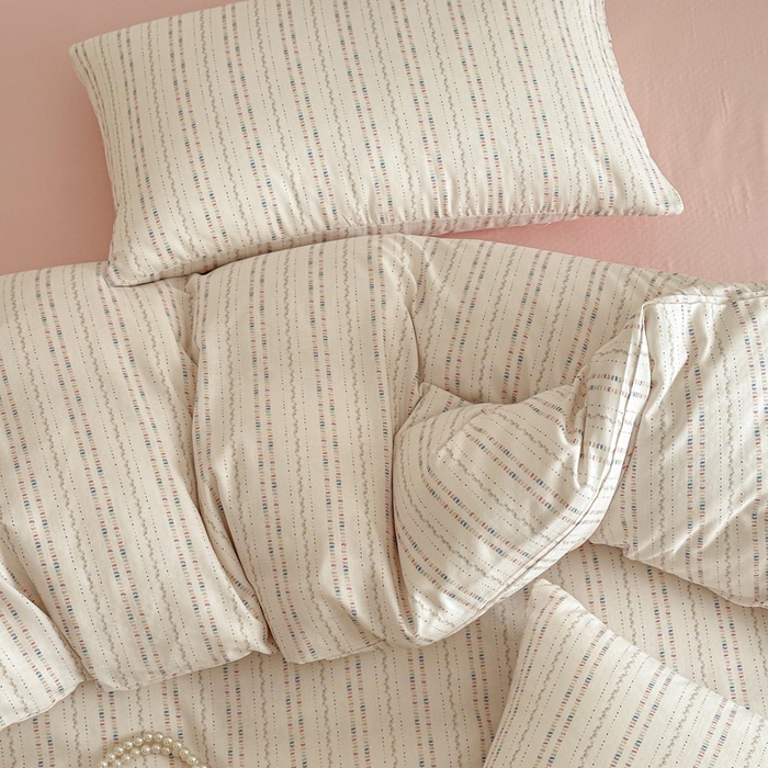 91家纺网 家纺一手货源 找家纺 塞纳 2026新款.全棉有氧双层纱四件套-场景一 绛妍-米