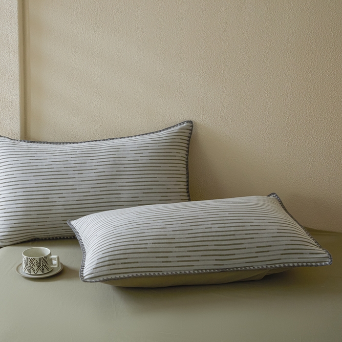 91家纺网 家纺一手货源 找家纺 2025新款亲肤全棉三层纱提花四件套 韵律-黛绿