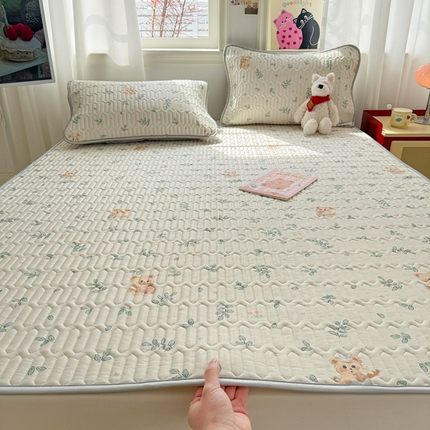 慕尚家纺 2025新款小清新凉感丝乳胶席 邻家小熊