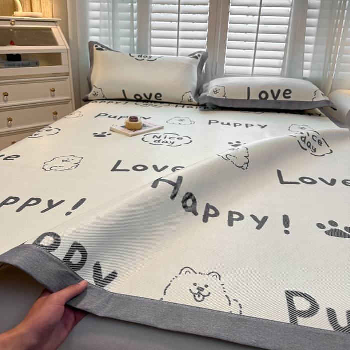 91家纺网 家纺一手货源 找家纺 席佬大 2025新款高克重卡通数码印花冰藤席床席床笠款 快乐小狗-平铺款-平铺款