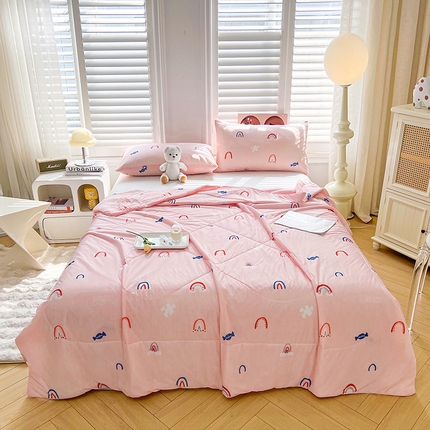 91家纺网 家纺一手货源 找家纺 好梦来家纺（原锦茂家纺） 2025新款印花凉感丝抗菌夏被 彩虹糖果