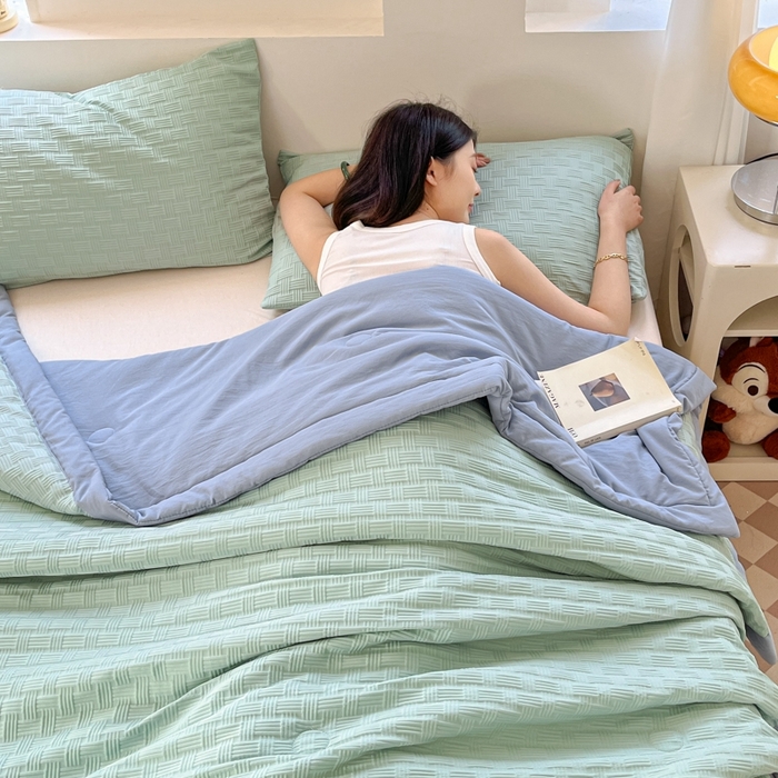 91家纺网 家纺一手货源 找家纺 欧邦 2025新款华夫格水洗棉夏被 绿＋蓝