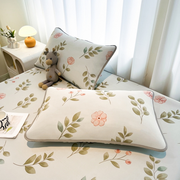 91家纺网 家纺一手货源 找家纺 2025春夏新款独家研发太空层凉感软席冰丝印花凉席床笠款 莫妮卡