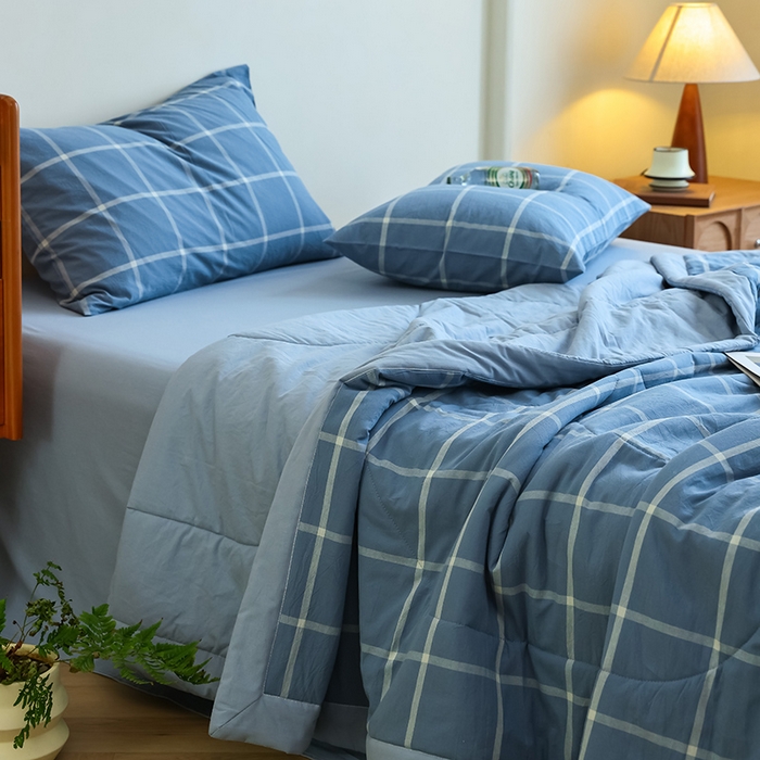 91家纺网 家纺一手货源 找家纺 雯雨家纺 2025新款A类无印风里外全棉纯棉水洗棉新疆棉花夏被夏凉被空调被 海蓝大格