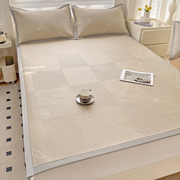 91家纺网 家纺一手货源 找家纺 富馨莱 2025新款A类480克PE凉感凉豆豆凉席三件套和单件平铺款 绅士咖