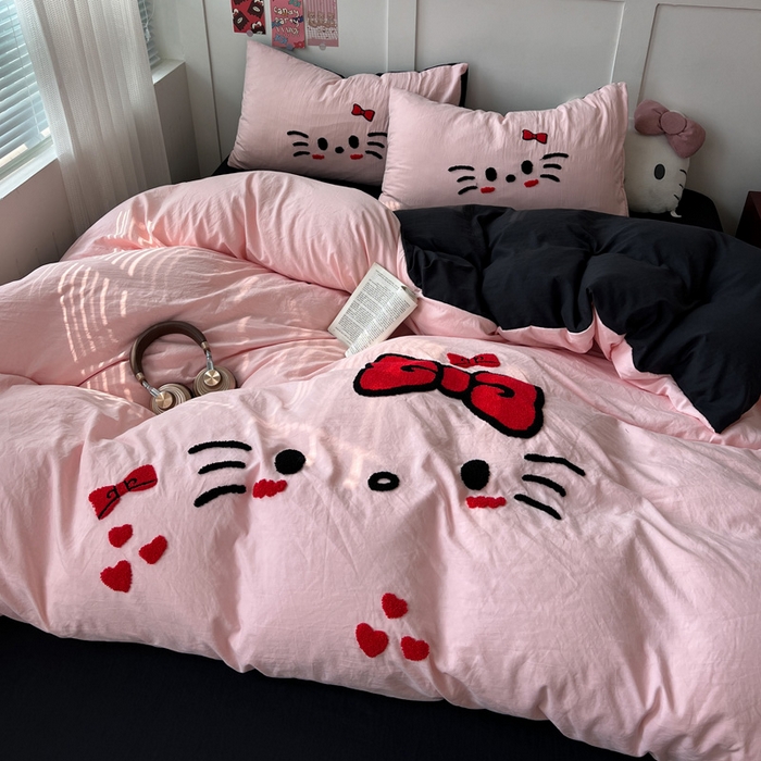 91家纺网 家纺一手货源 找家纺 优色良品家纺 2025新款110克超柔水洗棉卡通毛巾绣四件套 蝴蝶猫咪-粉黑