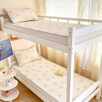 91家纺网 家纺一手货源 找家纺 川悦生活 2025新款小阪凉感丝印花凉席-学生床 奶噗樱桃