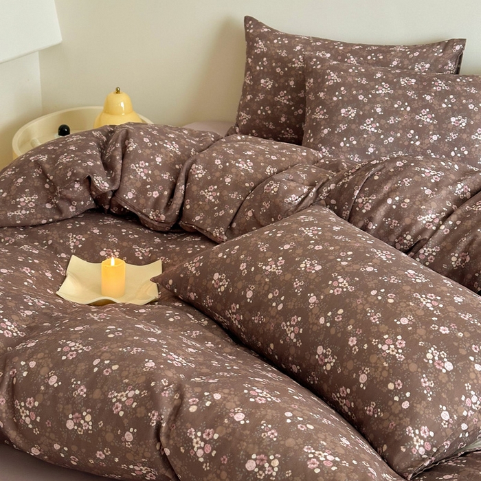 91家纺网 家纺一手货源 找家纺 塞纳 2026新款.全棉有氧双层纱四件套-场景一 花间梦-棕