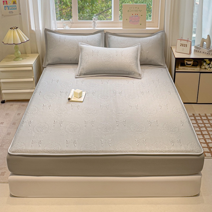 91家纺网 家纺一手货源 找家纺 富馨莱 2025新款A类480克PE凉感凉豆豆凉席三件套和单件床笠款 蝴蝶結-灰