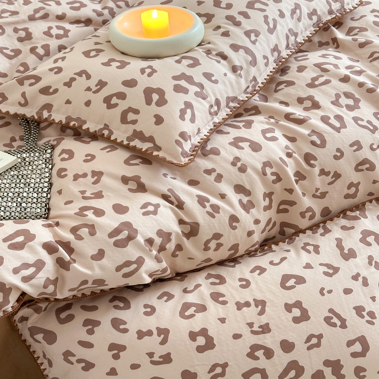 91家纺网 家纺一手货源 找家纺 2025新款春夏新品工艺款全棉双层纱贝壳边四件套 星野