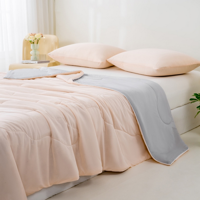 91家纺网 家纺一手货源 找家纺 好梦来家纺（原锦茂家纺） 2026新款印花凉感丝抗菌夏被 粉拼灰