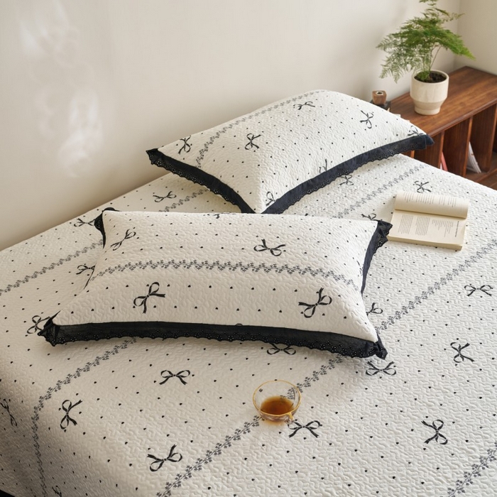 91家纺网 家纺一手货源 找家纺 漫仙阁家纺 2025新款热卖法式花边款加厚床盖床盖三件套 法式蝴蝶