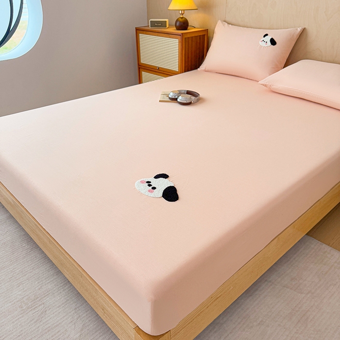 91家纺网 家纺一手货源 找家纺 澳梵家居 2025新款A类全棉毛巾绣床笠 大耳朵狗-粉玉