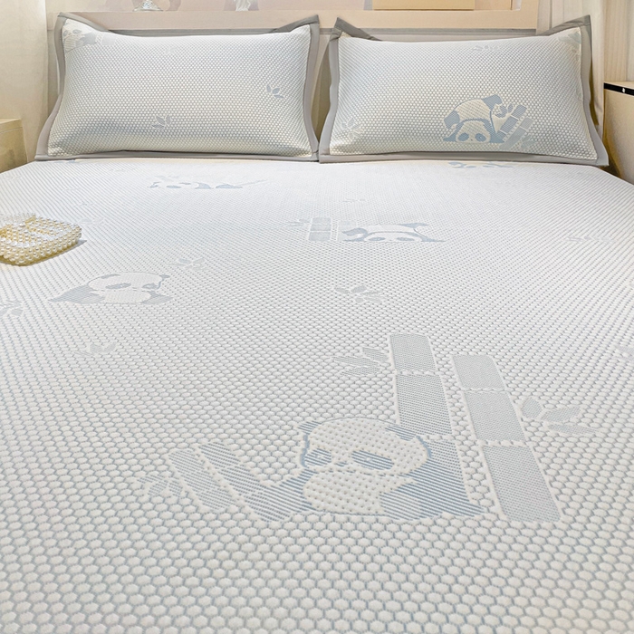 91家纺网 家纺一手货源 找家纺 富馨莱 2025新款A类480克PE凉感凉豆豆凉席三件套和单件床笠款 熊猫嘟嘟-蓝