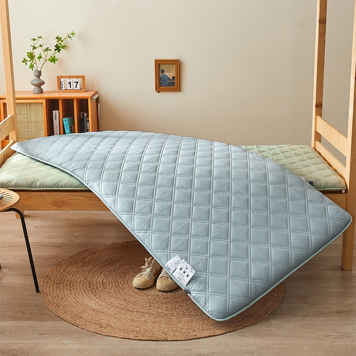 91家纺网 家纺一手货源 找家纺 丽诺床垫 2025新款氧乐棉三明治学生床垫 兰灰