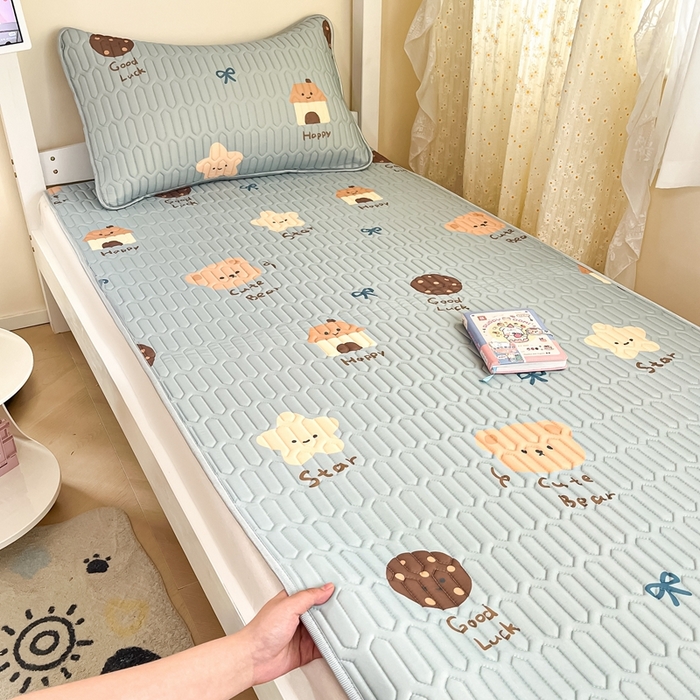 91家纺网 家纺一手货源 找家纺 川悦生活 2025新款小阪凉感丝印花凉席-学生床 好物日志-奶蓝