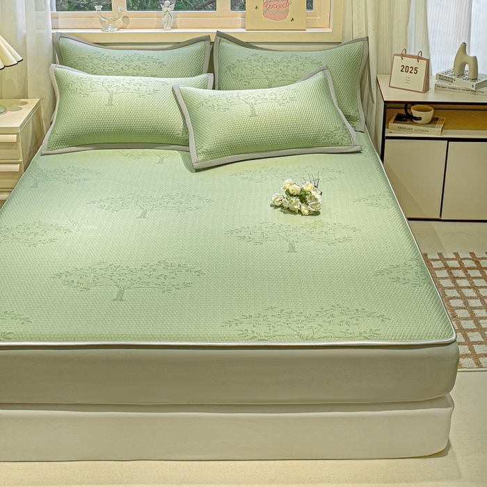 91家纺网 家纺一手货源 找家纺 富馨莱 2025新款A类480克PE凉感凉豆豆凉席三件套和单件床笠款 发财树-绿