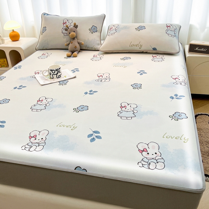 91家纺网 家纺一手货源 找家纺 2025春夏新款独家研发太空层凉感软席冰丝印花凉席床笠款 安妮兔