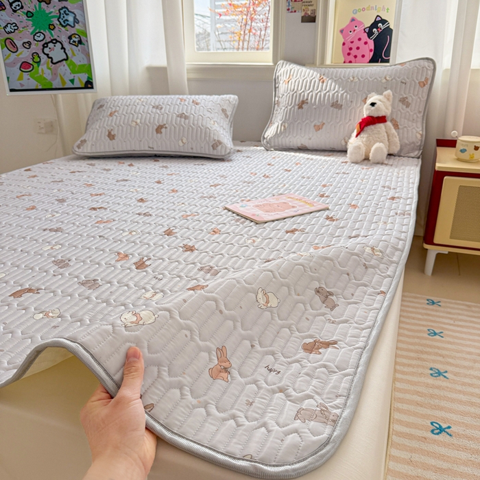 91家纺网 家纺一手货源 找家纺 慕尚家纺 2025新款小清新凉感丝乳胶席 中国白兔