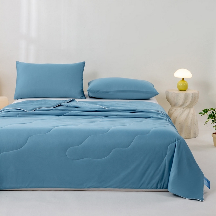 91家纺网 家纺一手货源 找家纺 好梦来家纺（原锦茂家纺） 2025新款印花凉感丝抗菌夏被 深蓝