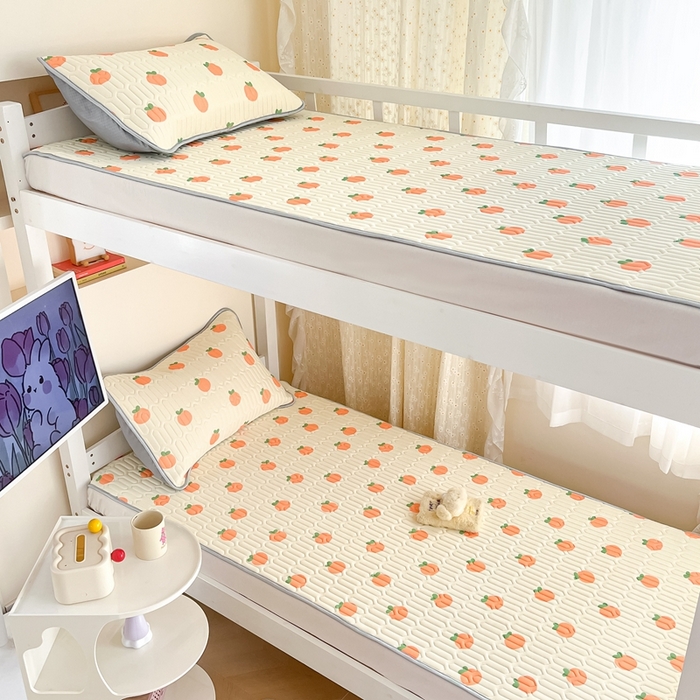 91家纺网 家纺一手货源 找家纺 川悦生活 2025新款小阪凉感丝印花凉席-学生床 蜜柑夏语