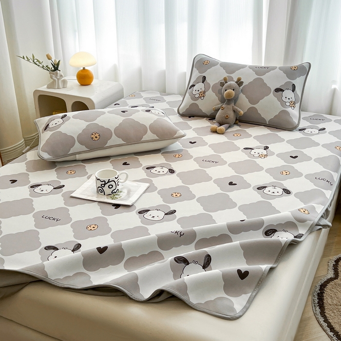 91家纺网 家纺一手货源 找家纺 2025春夏新款独家研发太空层凉感软席冰丝印花凉席床笠款 饼干狗