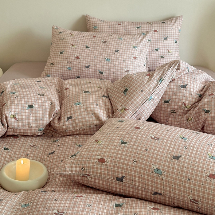 91家纺网 家纺一手货源 找家纺 2025新款全棉有氧A类母婴级双层纱印花四件套 追觅-红