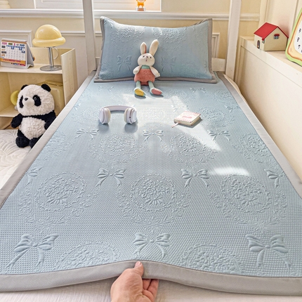 91家纺网 家纺一手货源 找家纺 （总）富馨莱 2025新款A类480克PE凉感凉豆豆凉席三件套和单件学生款