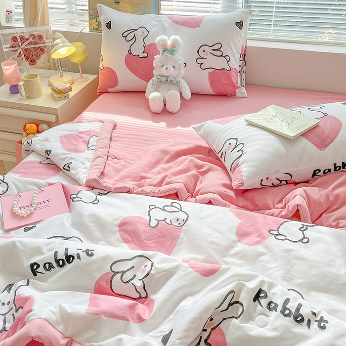 91家纺网 家纺一手货源 找家纺 一加一 2025新款A棉B水洗棉大豆夏被四件套 爱心粉兔